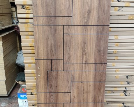 WOODEN DOORS